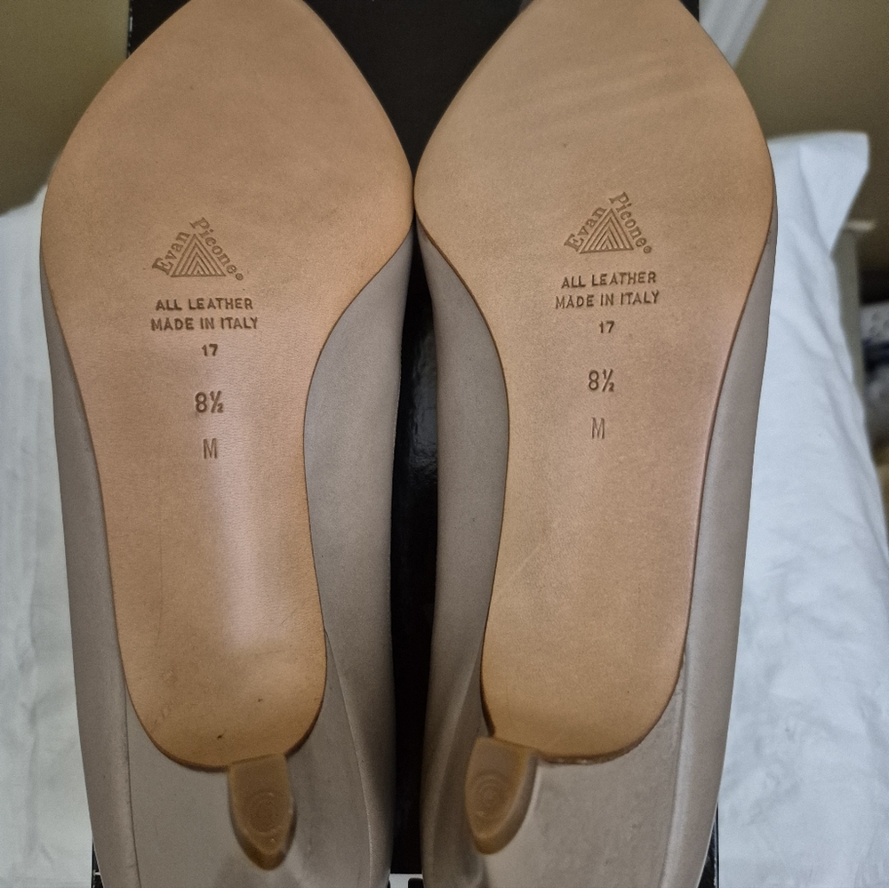 Evan Picone Two Tone Taupe And White Leather Pumps Size 8.5 - Picture 11 of 14